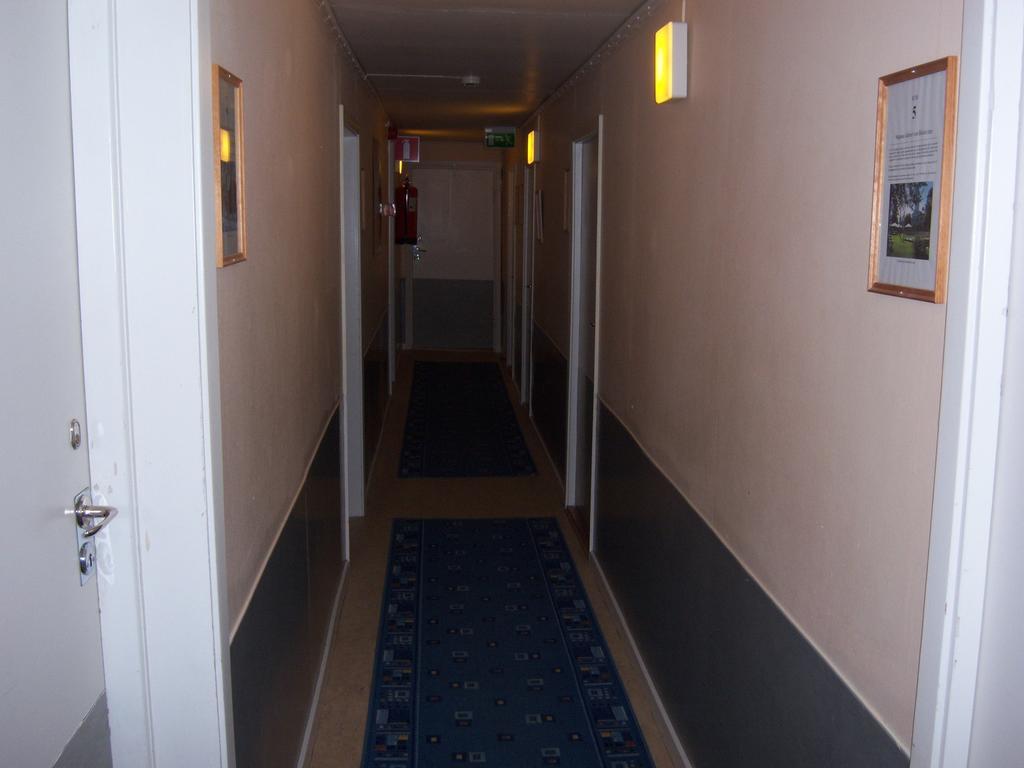 Stf Vandrarhem Mangelgarden Soderkoping Room photo